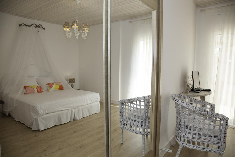 Es Cel De Begur Hotel Oda fotoğraf